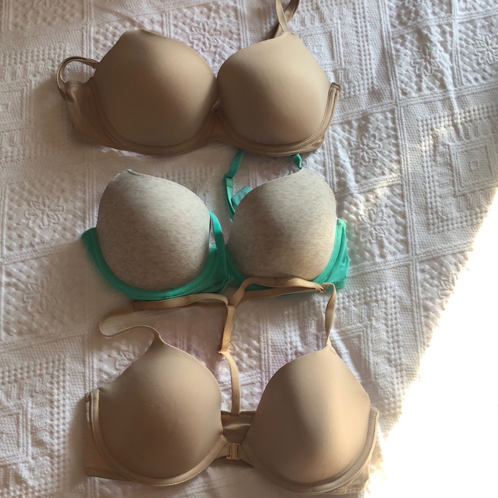VICTORIAS SECRET PINK BUNDLE BRAS LIGHTLY LINED